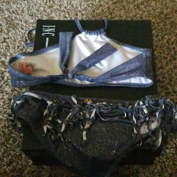 Swimsuit - Picture 3 of 4